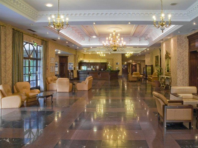 Royal Court Hotel & Spa Coventry Exterior foto