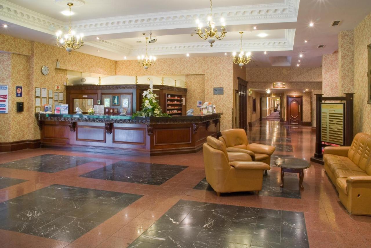 Royal Court Hotel & Spa Coventry Exterior foto
