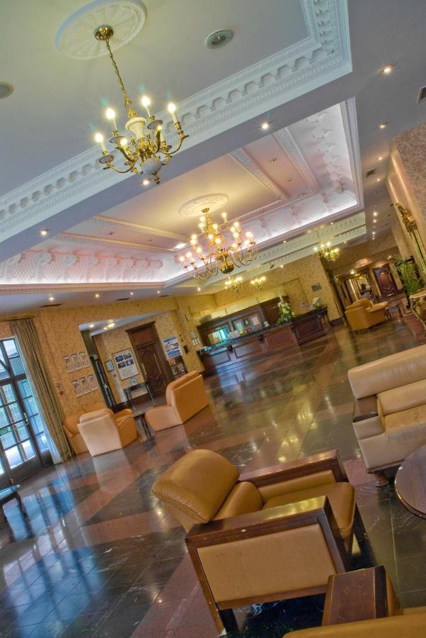 Royal Court Hotel & Spa Coventry Exterior foto